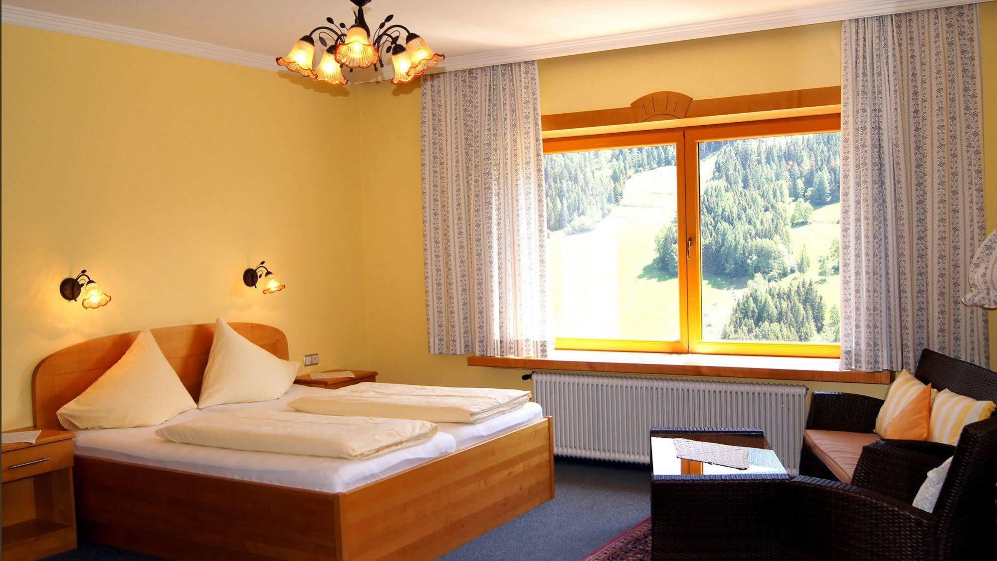 Pension Suedhang Bad Kleinkirchheim Exteriör bild